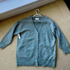 Aritzia Wilfred oversize sweater. Doesn’t fit me now! Tags on